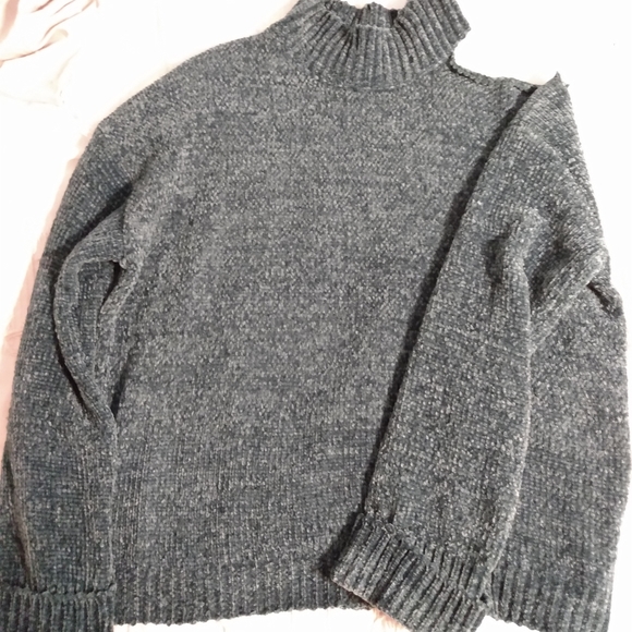 Apricot Lane - Cut Out Chenille Sweater - Picture 6 of 9